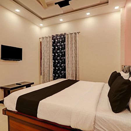 Bela Pratapgarh Hotel O Awadh International מראה חיצוני תמונה