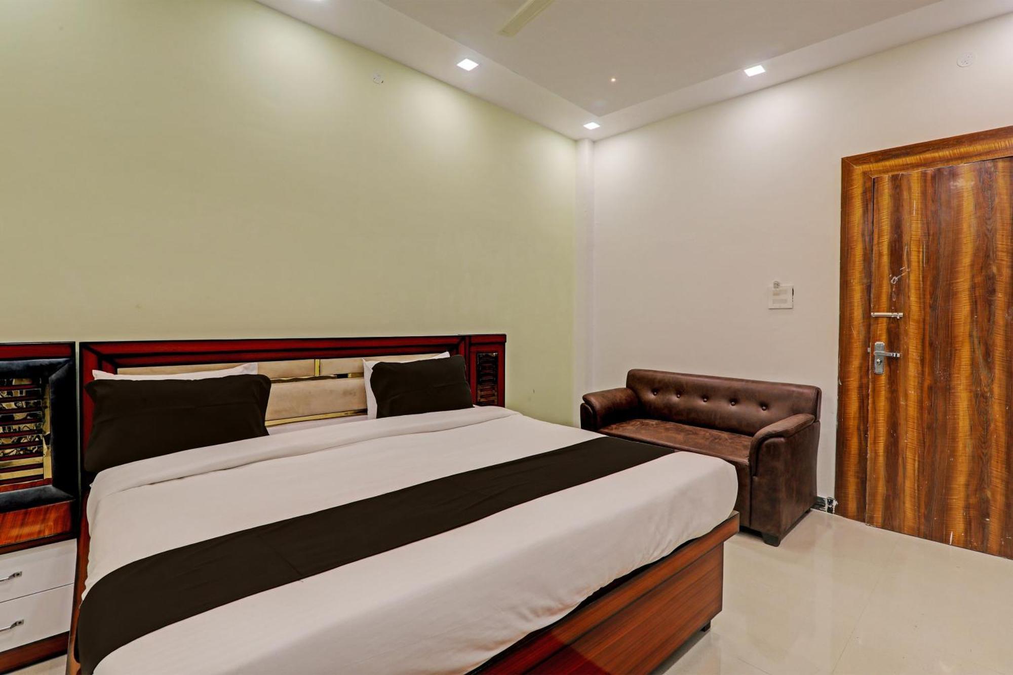Bela Pratapgarh Hotel O Awadh International מראה חיצוני תמונה