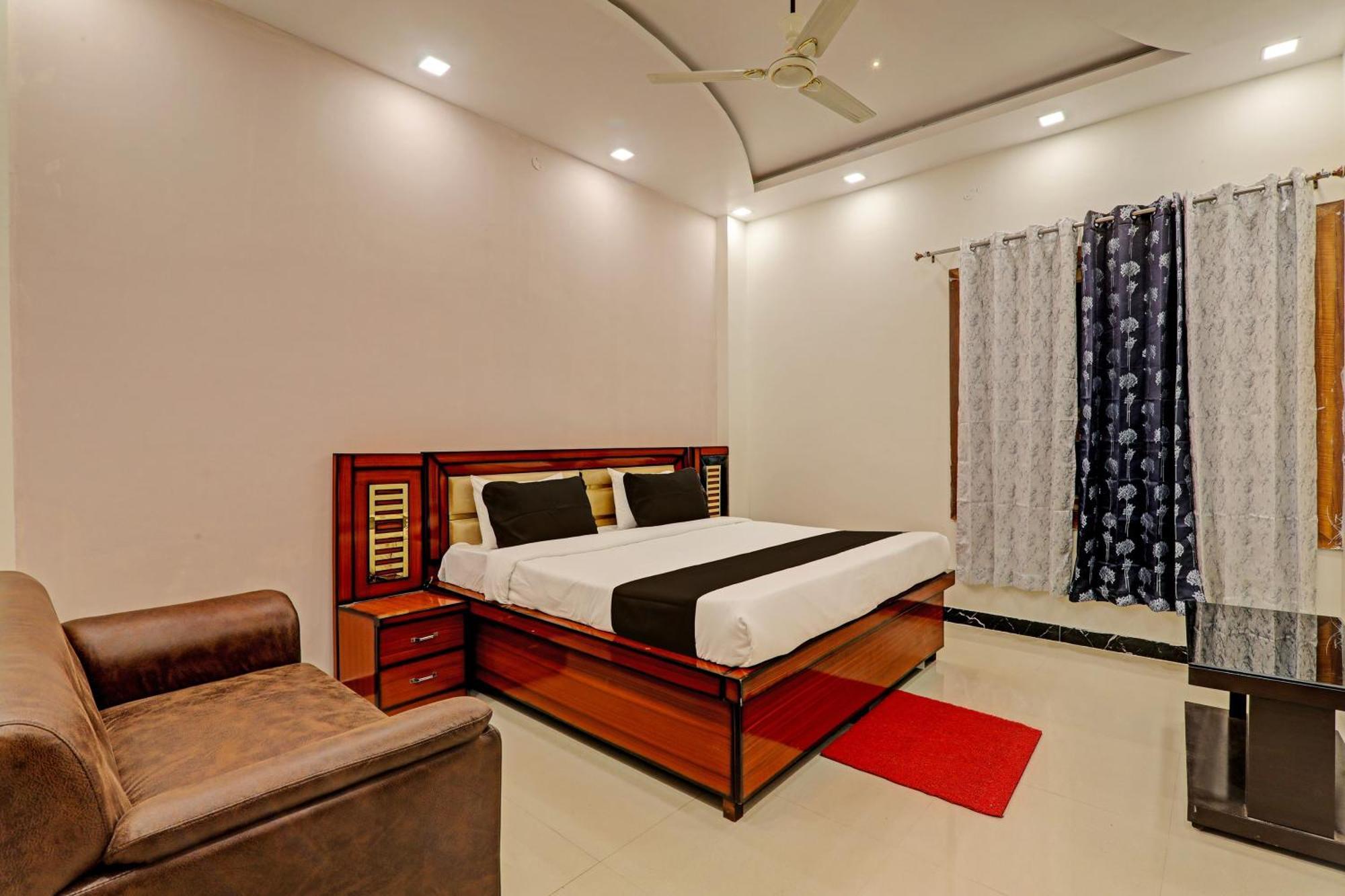 Bela Pratapgarh Hotel O Awadh International מראה חיצוני תמונה