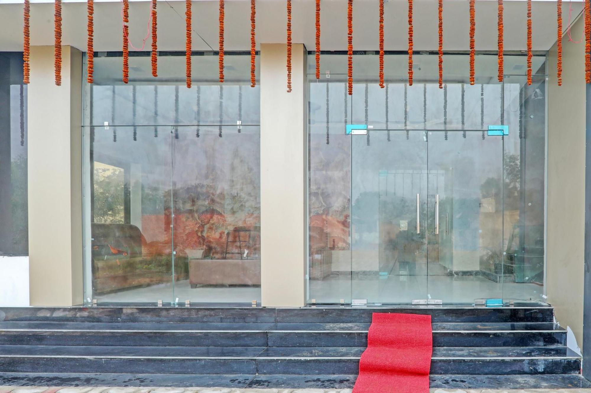 Bela Pratapgarh Hotel O Awadh International מראה חיצוני תמונה