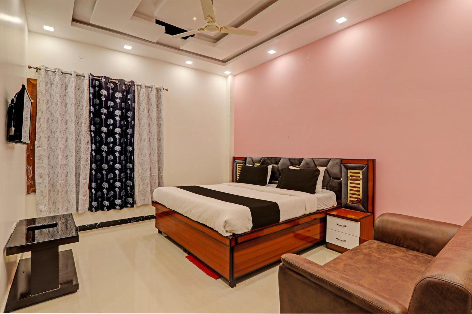 Bela Pratapgarh Hotel O Awadh International מראה חיצוני תמונה